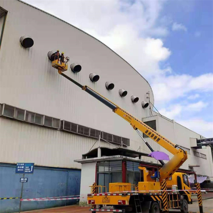 龙江镇高空作业车出租服务：专业广告牌安装解决方案